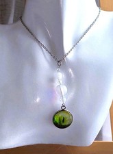 Collier + Pendentif oeil Dragon = Blanc/Vert -Perles = Lune Cristal Boréale-Créa
