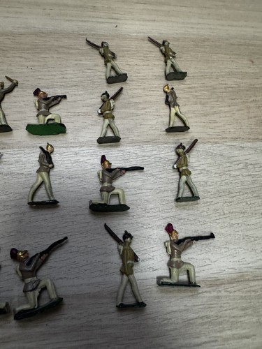 17 - Vintage Small Lead Toy Soldiers - Homecast - Picture 12 of 12