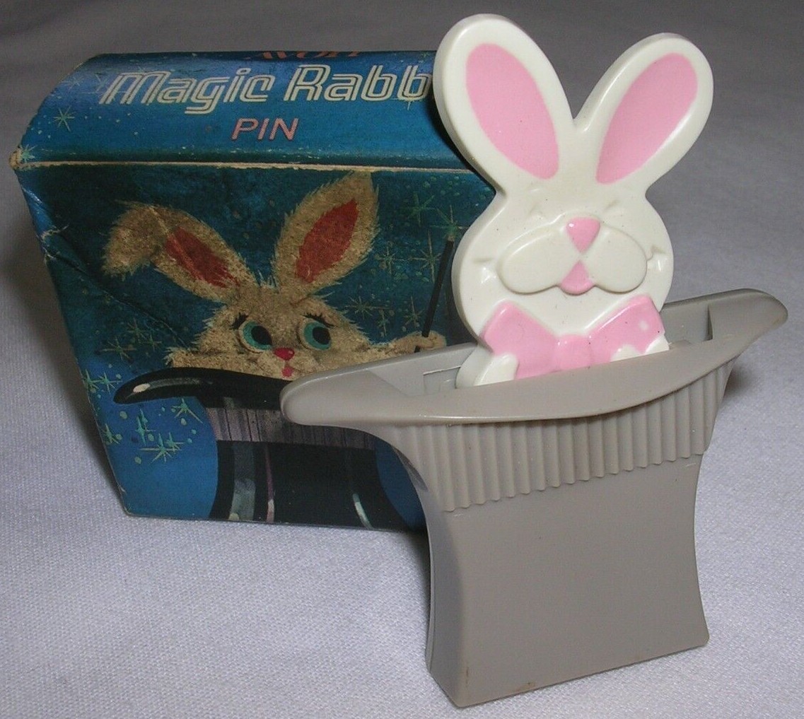 VINTAGE 1975 AVON PLASTIC MAGIC RABBIT PIN WITH ORIGI… - Gem