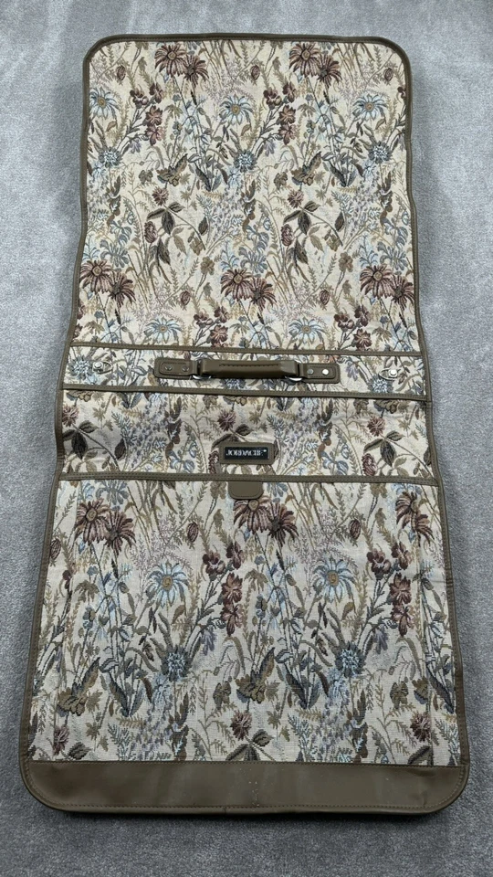 Bagagem dobrável vintage Jordache tapeçaria floral vestuário 22 x 23 bronzeada - Imagem 3 de 4