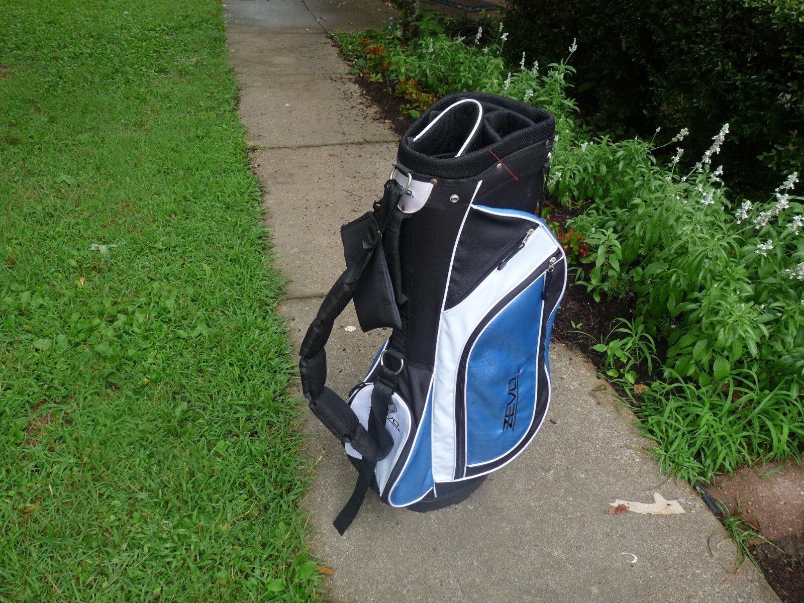 AM Ladies or Juniors Lightweight Nylon Handsome Cart Golf Bag by Zevo