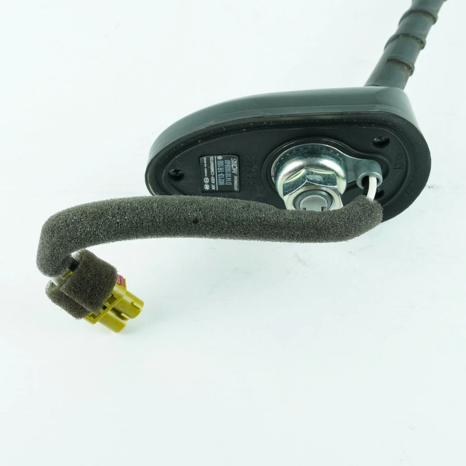 Antena de radio montada en el techo Hyundai Accent 96213-1R100 3039 2012-2017 Foto 2 de 4