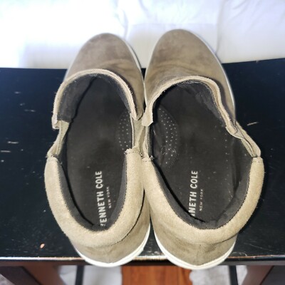 Kenneth Cole Taupe Suede Pull On Kieran Ankle Boots Women display picture 2