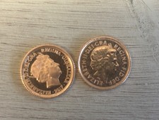 2x Queen Elizabeth 22ct gold sovereigns 4 grams 