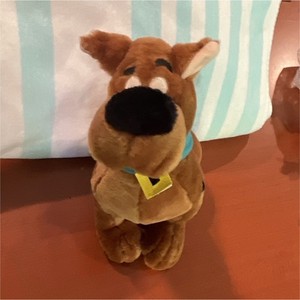 Warner Bros. Studio Store Scooby-Doo Small Plush Stuffed Animal 1997 Vintage