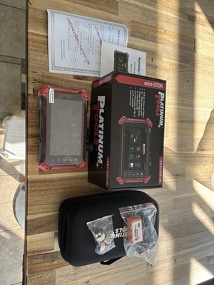 Mini OTDR Tester for 1550 / 1310 nm (28 / 26 dB) | Platinum Tools PT-OTDR-100