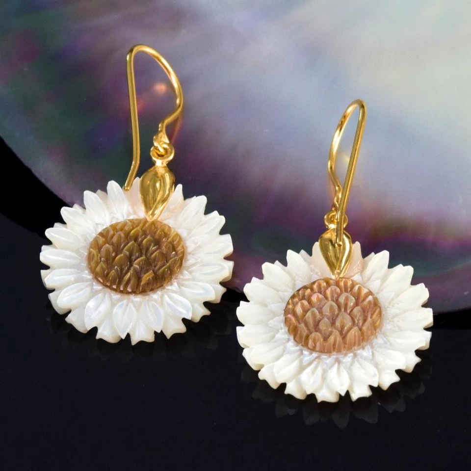 Pendientes de flores nácar y vermeil chapados en oro en plata de ley 5,11 g Foto 3 de 4