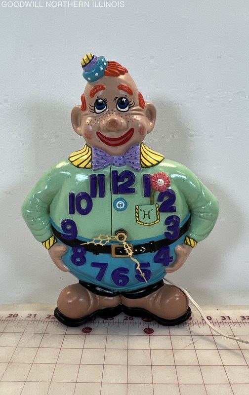 Vintage 1973 Arnel's Wall Clock Home Decor 13"x10"