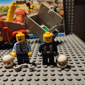 LEGO CITY POLICE: Tow Truck Trouble (60137) Motorbike Safe Money NEW Free Post