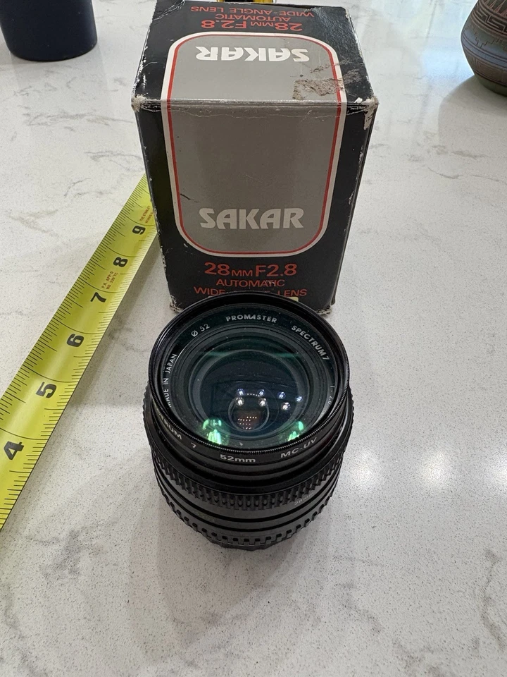 Lente gran angular Sakar Auto 28 mm f/2,8 en caja Foto 2 de 4