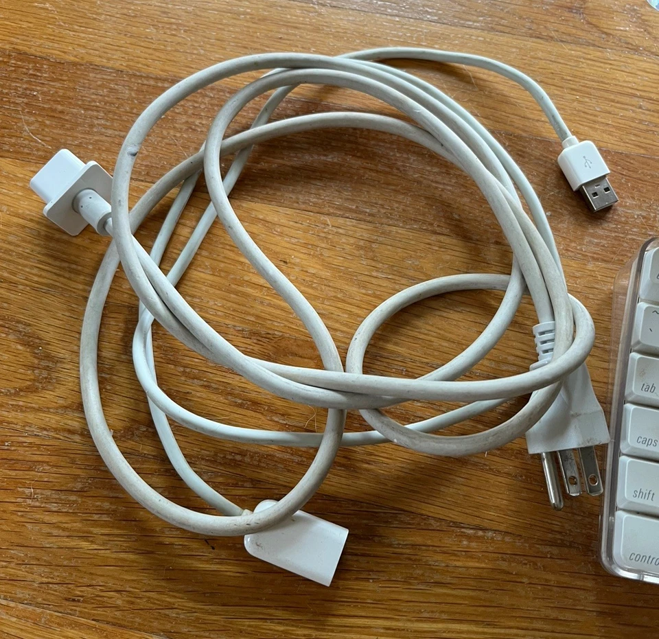 Apple iMac Intel 2.1Ghz 20Inch Desktop 3GB RAM 250GB HDD Late 2006 Mac OS X Lion - Image 4 of 4