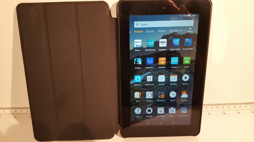 (Lot 569m) Amazon Kindle Fire 5th Generation  With Alexa 8GB + 64GB , Wi-F - Image 4 of 4