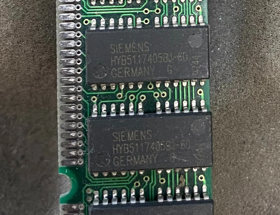 16MB Siemens HYB5117405BJ-60 72-Pin 60n/s Non-Parity EDO Memory - Image 2 of 3