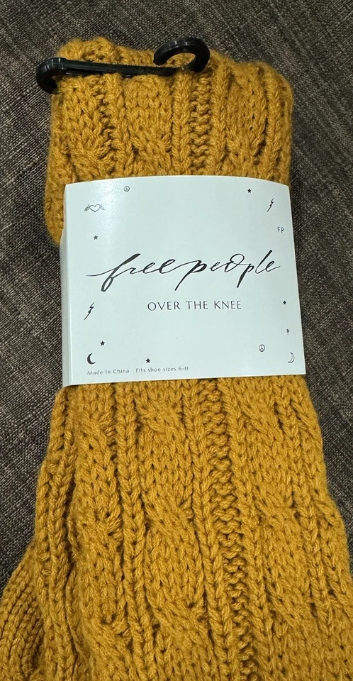 Free People ALPINE Sobre La Rodilla Grueso Cable Tejido Calcetines BELLOTA Marrón Nuevo con Etiquetas $26 Foto 3 de 4