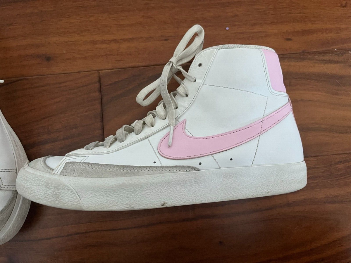 【NIKE】Nike Blazer Mid '77 ★White/Pink★男女共用 Nike Blazer Mid 77 GS White Pink DZ2900-100 | SneakerNews.com