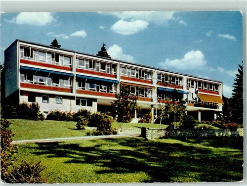10252546 - 7160 Gaildorf Parkschule Rueckseite mit Abschuerfungen bzw