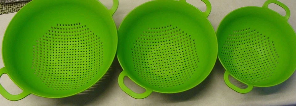 Mintra Colanders/Strainers Lot, Green Color, Plastic, BPA Free, 5 Pieces - Image 2 of 3