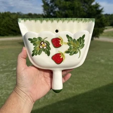 Vtg Hand Painted Strawberry Ceramic Dustpan Wall Pocket Farmhouse Wall Decor