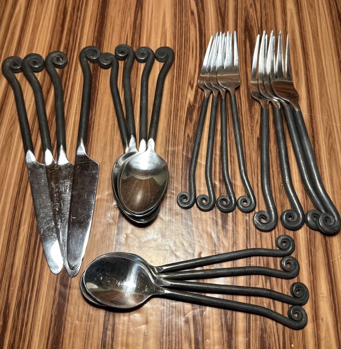 GOURMET SETTINGS Treble Clef 18/10 Stainless. Partial  Set 20. Pcs. ( USED )