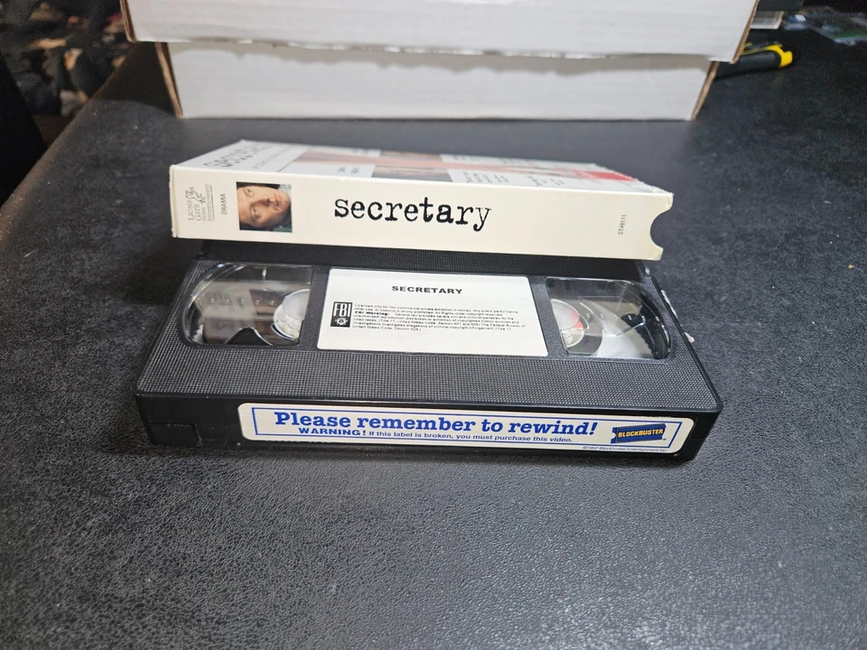 Secretary (VHS, 2002) James Spader Maggie Gyllenhaal Rare Erotic Cult Comedy HTF - Image 3 of 4