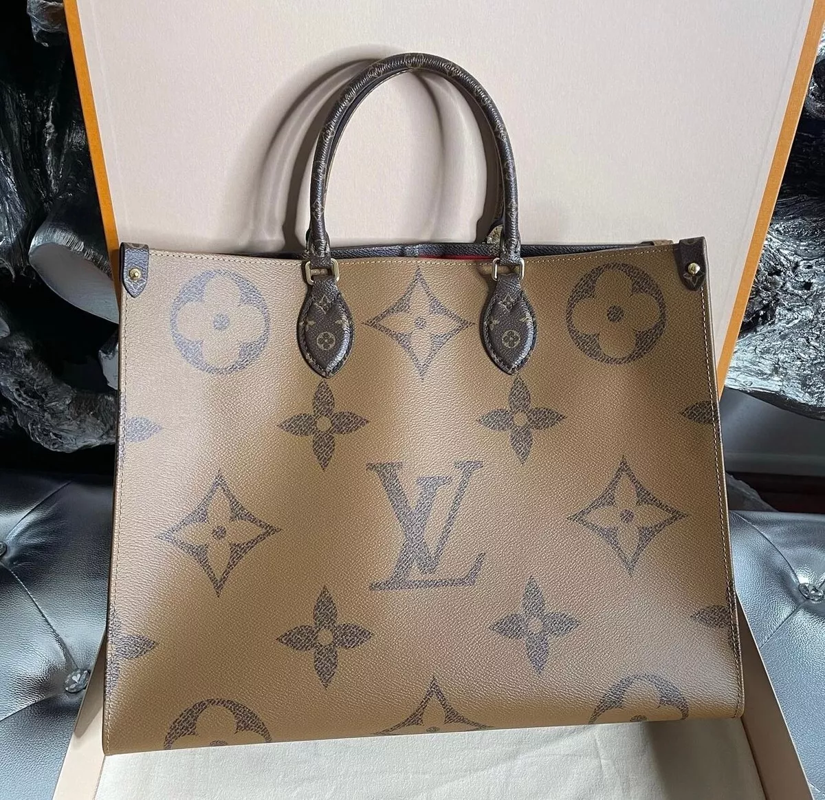 Louis Vuitton Reverse Onthego Medium