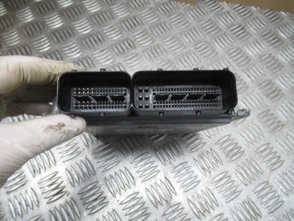 2011 VW CADDY C20 2K 1.6TDI MANUAL 102 MK3 5DRS VAN ENGINE ECU (CAYD) REF21069 - Image 2 of 4