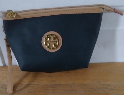 Tory Burch Wristlet Black Cosmetic Bag - Picture 4 of 16
