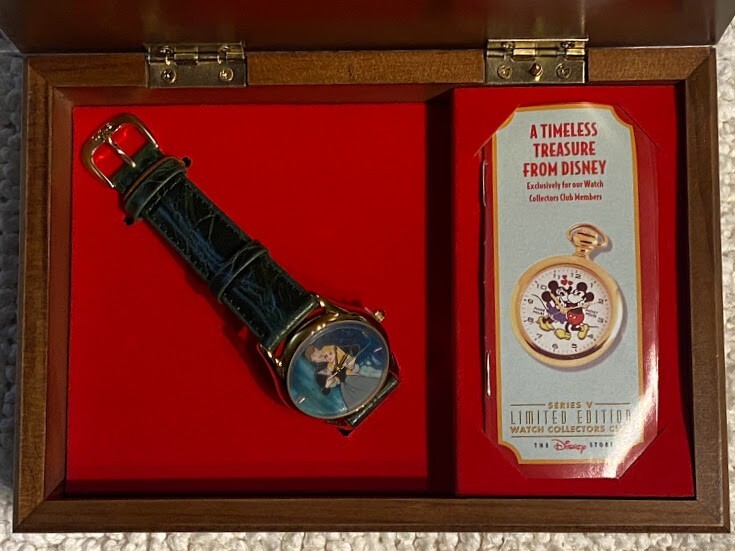 Disney SLEEPING BEAUTY Music Box Fossil Watch AURORA 1996  display picture 1