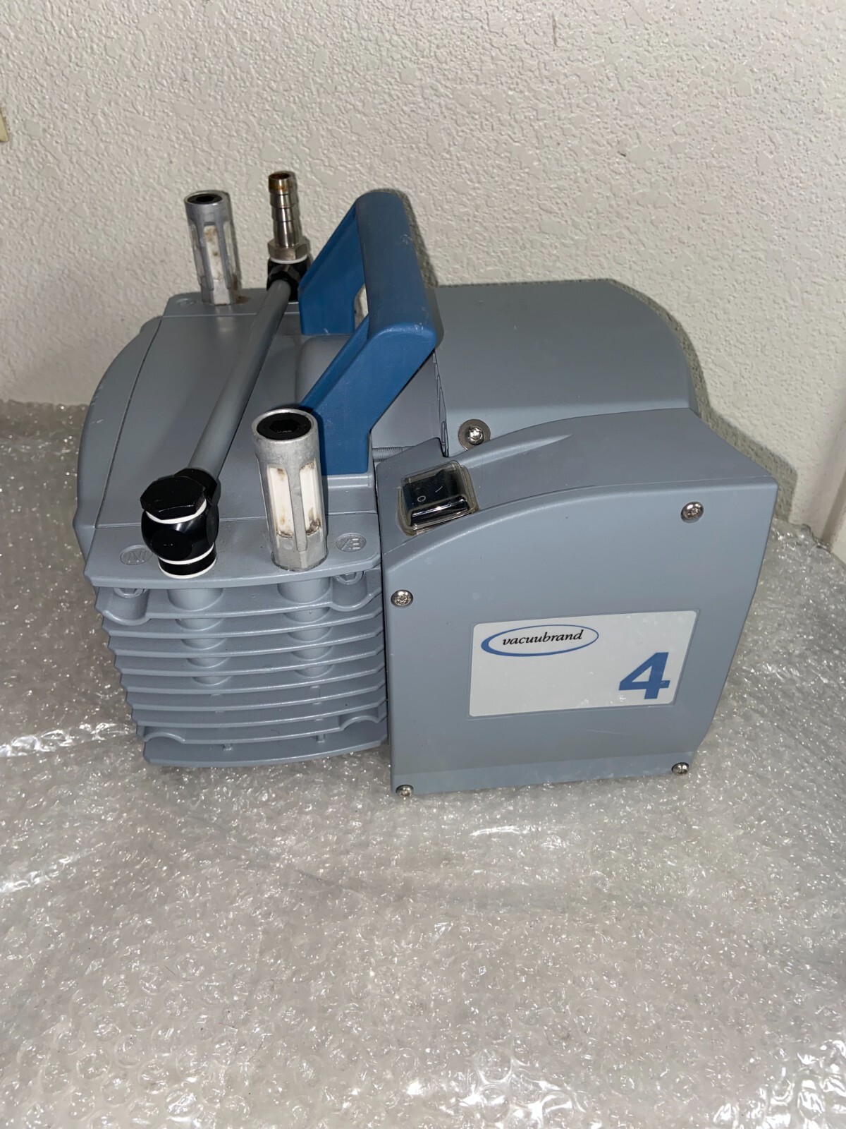 Vacuubrand ME 4 NT Chemistry Diaphragm Vacuum Pump 70mbar 120VAC eBay