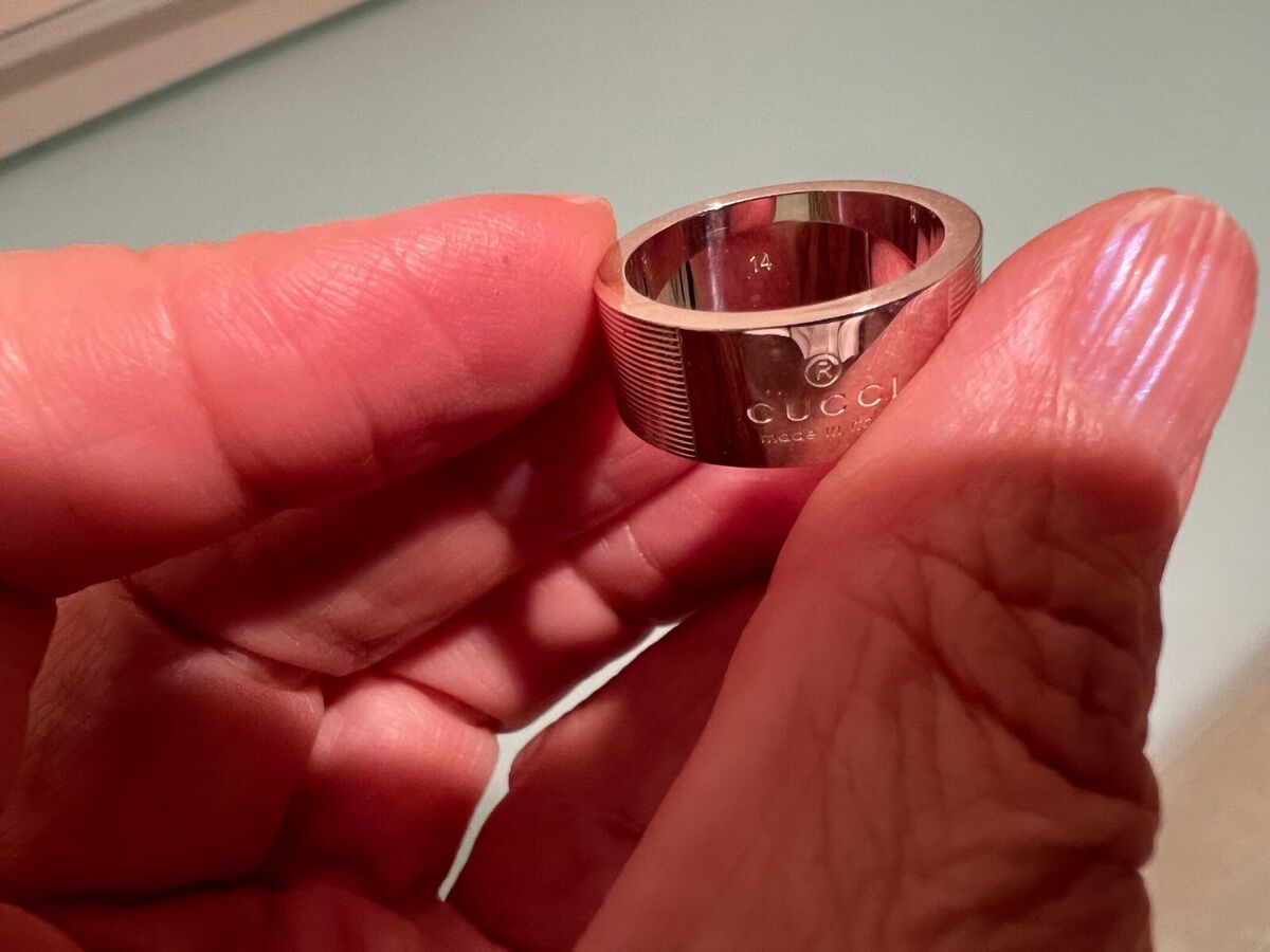 NIB Authentic Gucci Sterling 925 Silver Signature Band Ring NIB Authentic Gucci Sterling 925 Silver Signature Band Ring