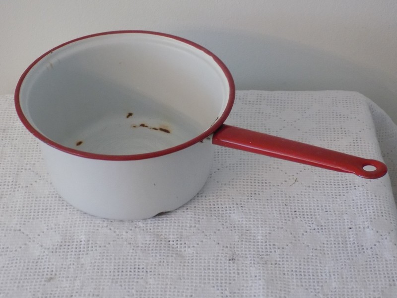 1930's Farmhouse Enamelware Pot White w/Red Trim 9X4 1/2 in W/O Handle
