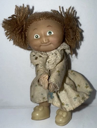 Vintage Mini Cabbage Patch Grip Hugger Clip-On Pencil Gripper Girl Doll Dress