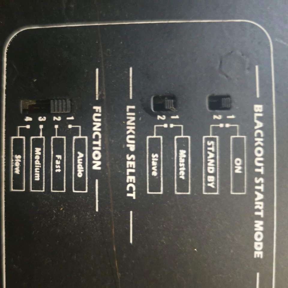 T20F Foot Control Chaser American DJ blackout mode lineup effect(Stand included) - Image 4 of 4