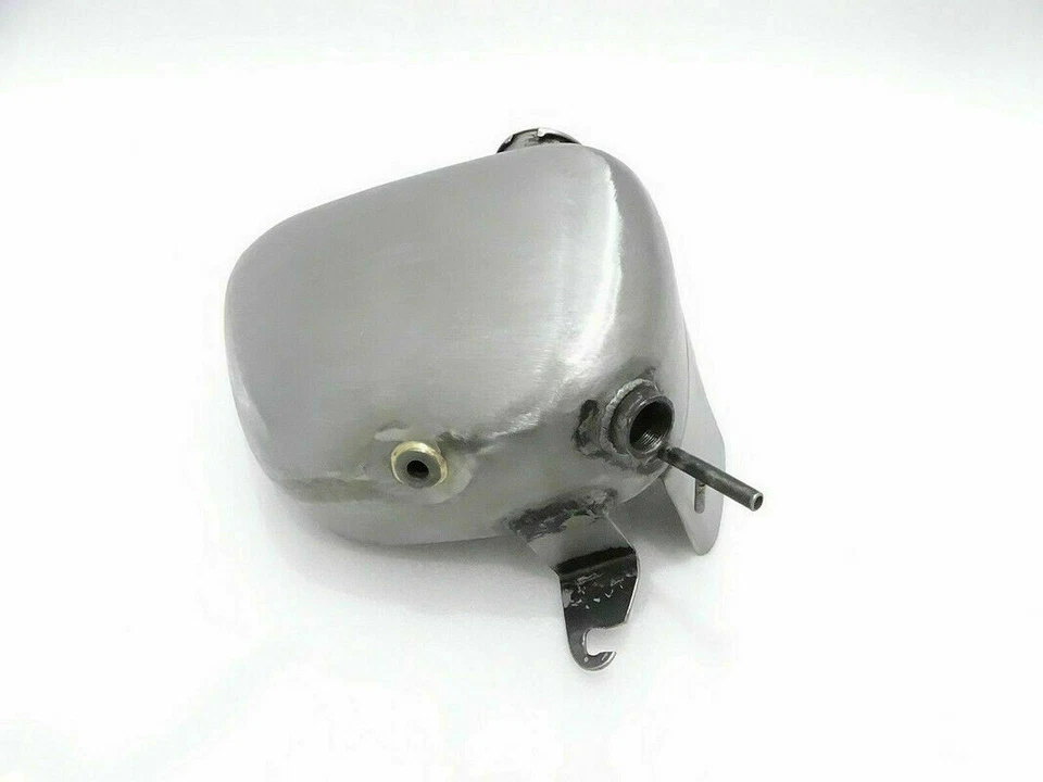 TRIUMPH T120 BONNEVILLE PRE UNIT TR6 DUPLEX MODEL OIL TANK - Imagem 2 de 3