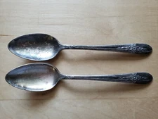 2 Vintage Collectible ANTIQUE SPOONS 6",Wm ROGERS MFG CO. EXTRA PLATE