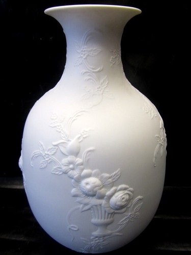 AK Kaiser 448 Biskuit Porzellan Vase weiß matt Blumenranken Relief Dekor H25,5cm - Bild 4 von 12