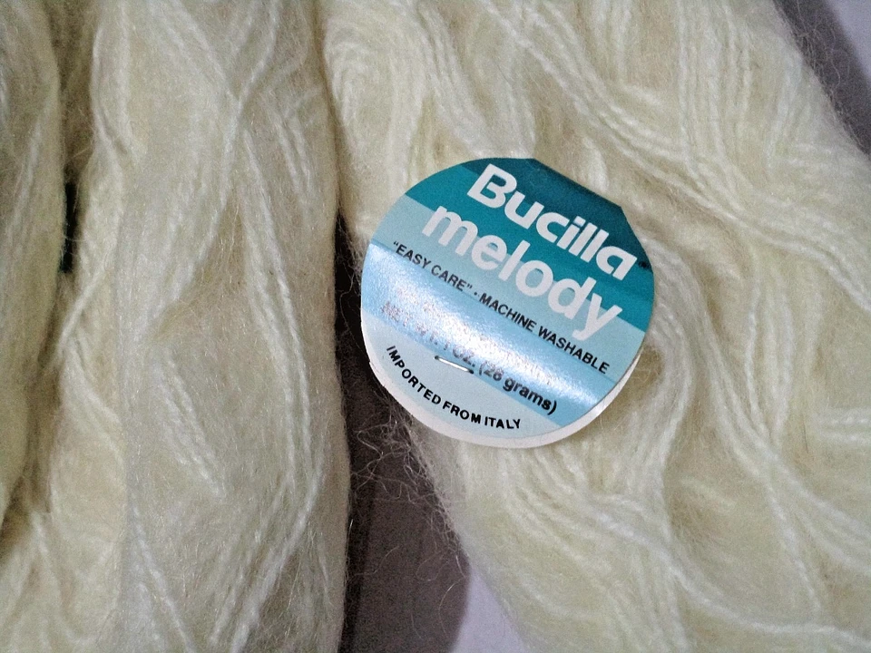 Lote de Fios Melody BUCILLA - Off White - Imagem 2 de 4