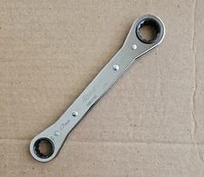 SNAP ON  17mm–19mm,   Ratcheting Box Wrench, RBM1719C  **NEW BULK PACKED**