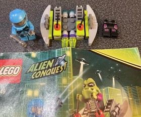 7049 LEGO Alien Striker &ndash; EX COND 2011