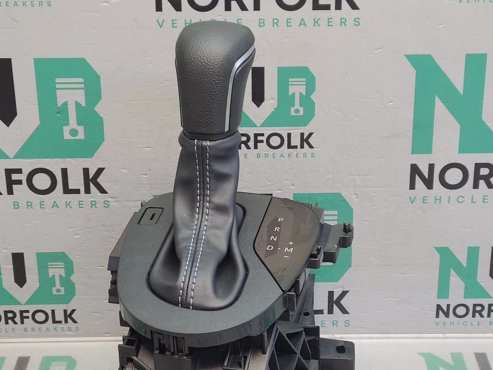 TOYOTA AYGO X Automatic Gear Shift Selector 75G591 - Image 2 of 4