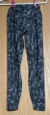 NWT Women's Nike High Waisted printed Leggings In Black and Gray Size: Small