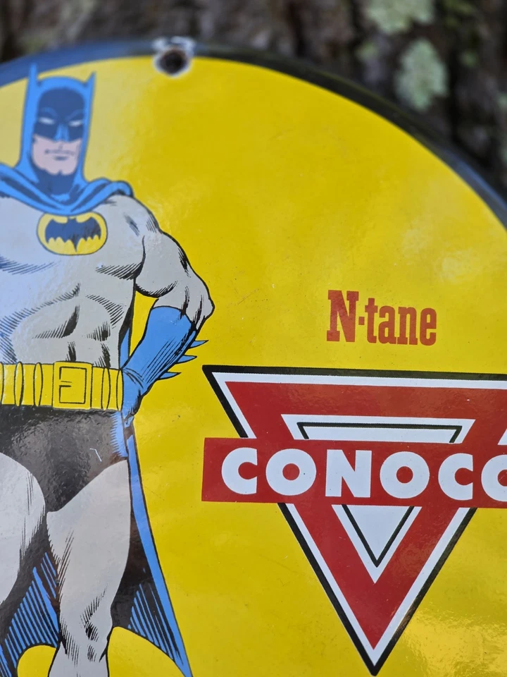 Letrero vintage de porcelana de gasolina Conoco - Batman DC Comics letrero de bomba de gasolina 12" Foto 4 de 4