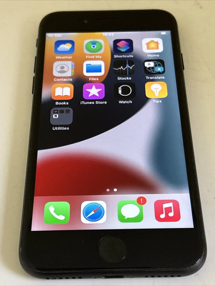 Apple iPhone 7 32GB (Unlocked) A1778 - in Black - - (YK317) - Image 4 of 4