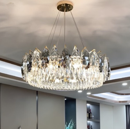 Lustre en cristal de 50cm transparent avec pampilles scintillantes état neuf