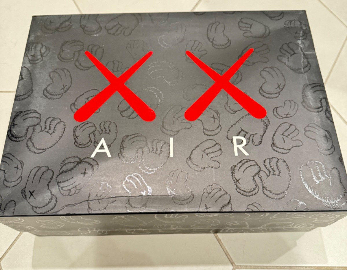 NIKE AIR JORDAN RETRO IV 4 KAWS COOL GREY 12 image 2