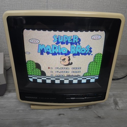NES Super Mario Bros 3 Nintendo Entertainment System NES 1985 Works CASE DAMAGED - Picture 8 of 8
