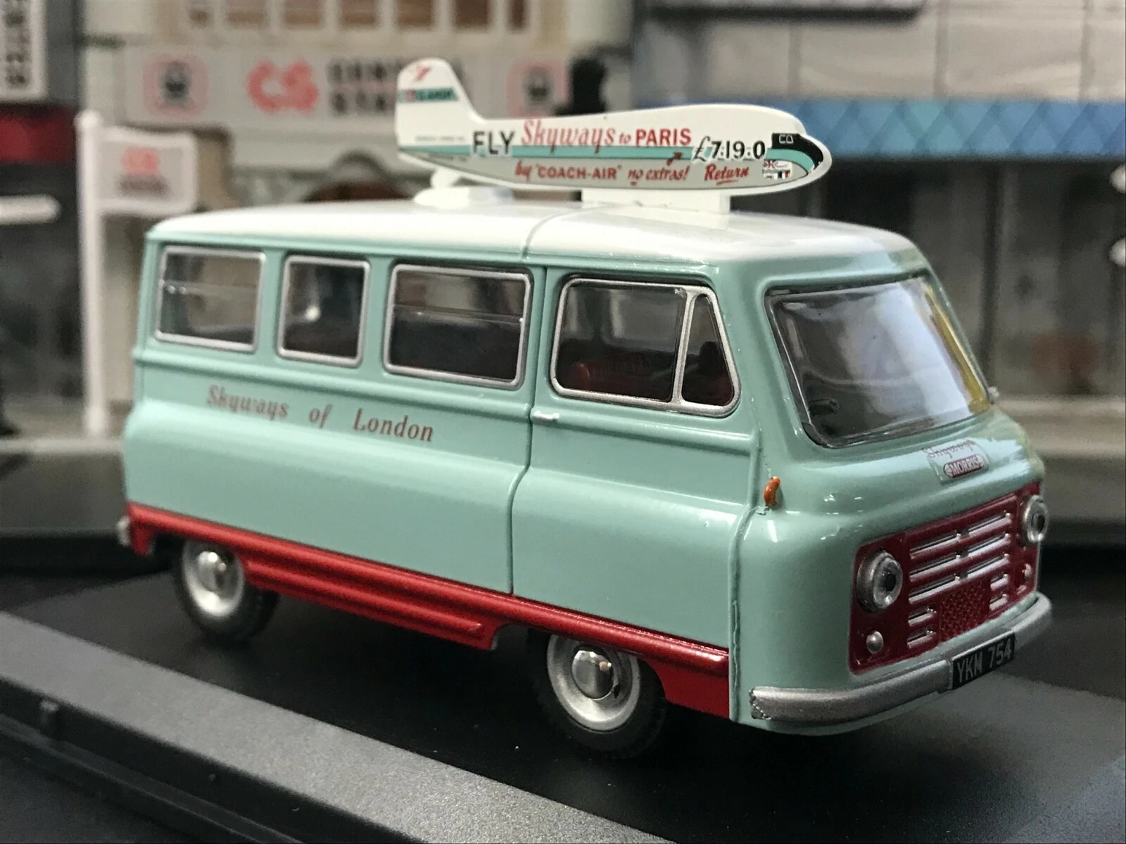 VANS Furgone Morris J2 'Skyways' (1 43) di Oxford