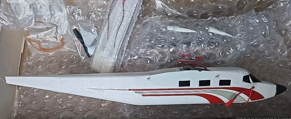 Cox Air-O-Commander Twin Engine Electric R/C Model Airplane # 8207 RTF New NOS - Image 4 of 4