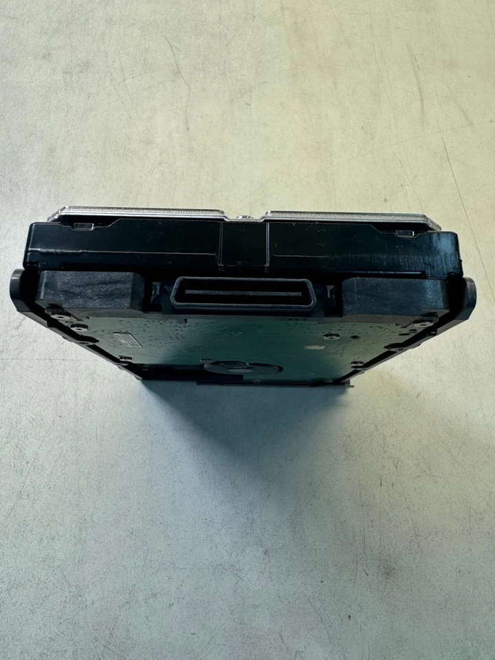 SUN 390-0420-04 ST330056FSUN300G 300GB 15K RPM 16MB Cache Fibre Channel 4Gb/s - Image 4 of 4