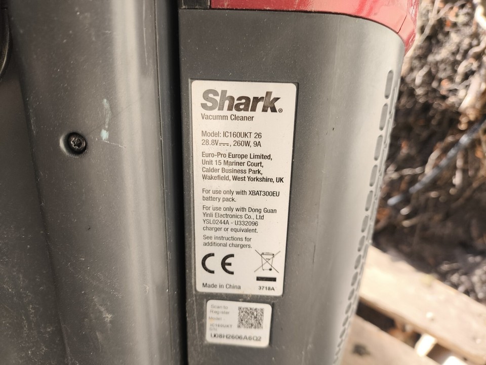 Shark Cordless Upright Vacuum Cleaner IC160UK 26 with Battery eBay